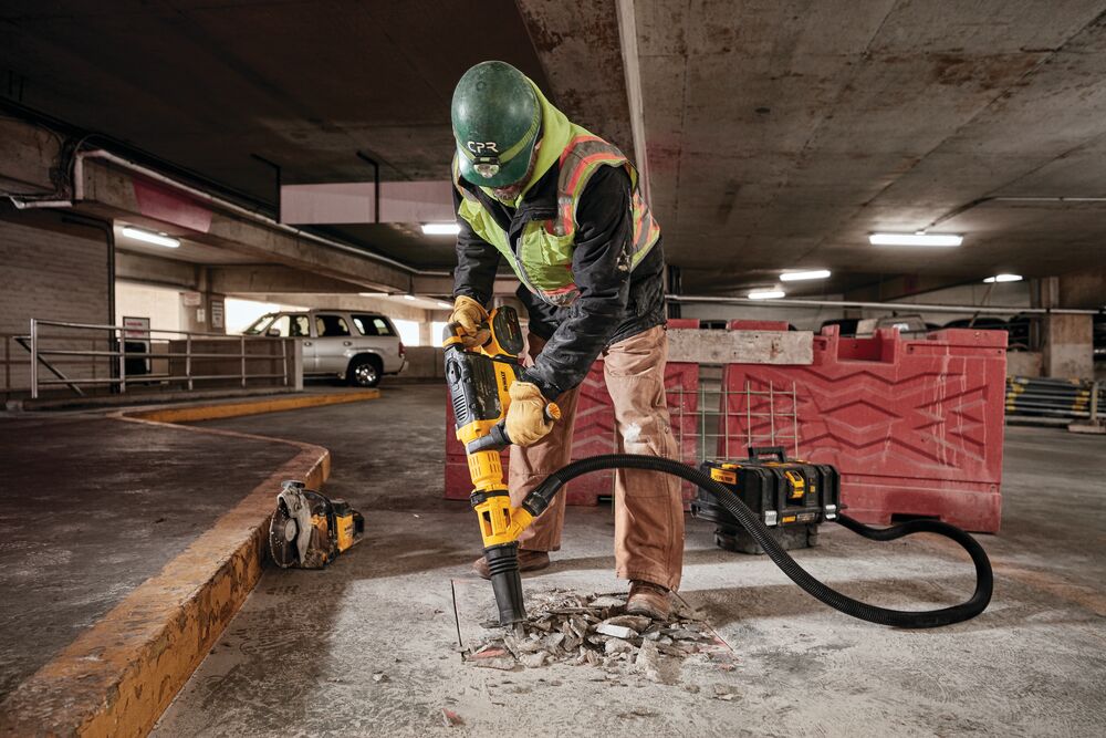 Cordless Dust Extractor being used.
